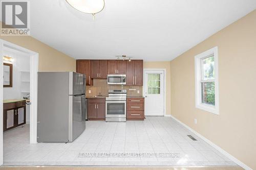 442 Mary Street, Hamilton, ON - Indoor Photo Showing Kitchen