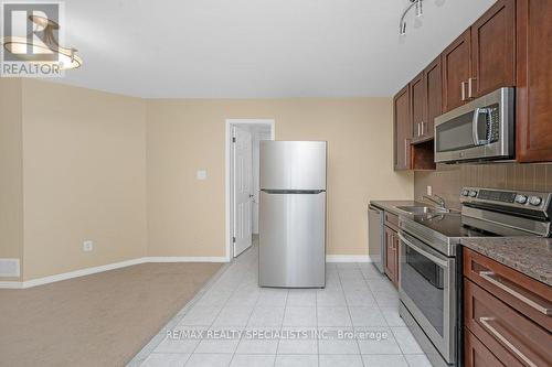 442 Mary Street, Hamilton, ON - Indoor Photo Showing Kitchen