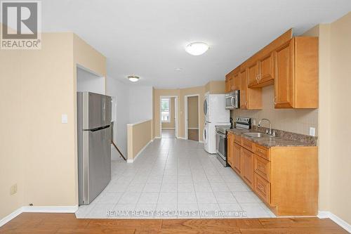 442 Mary Street, Hamilton, ON - Indoor Photo Showing Kitchen