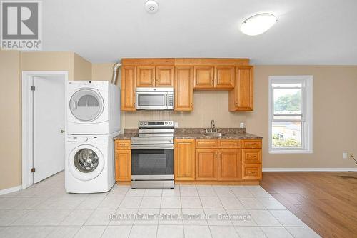 442 Mary Street, Hamilton, ON - Indoor Photo Showing Laundry Room