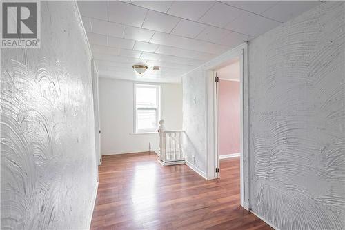 second floor hallway *all interior photos are of unit 139 - 137-139 Fifth Street E, Cornwall, ON - Indoor