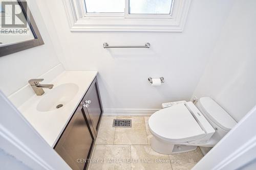 932 Elgin Street, Newmarket, ON - Indoor Photo Showing Bathroom