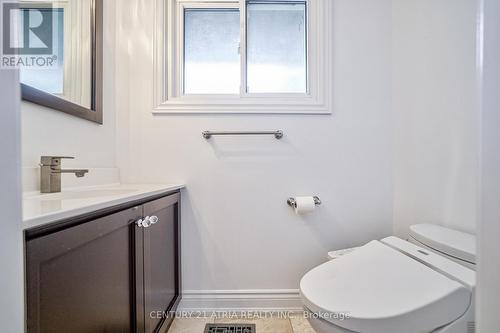 932 Elgin Street, Newmarket, ON - Indoor Photo Showing Bathroom