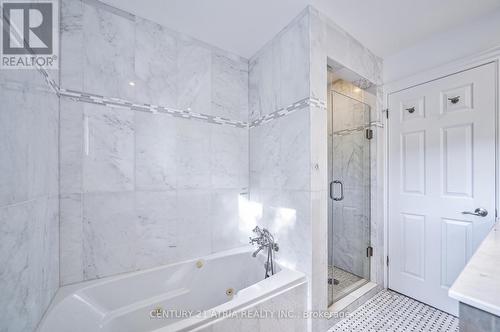 932 Elgin Street, Newmarket, ON - Indoor Photo Showing Bathroom