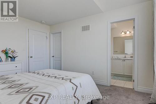 21 Ash Hill Avenue, Caledon, ON - Indoor Photo Showing Bedroom