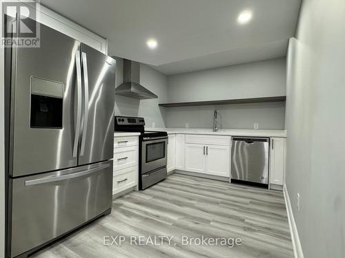 21 Ash Hill Avenue, Caledon, ON - Indoor Photo Showing Kitchen With Stainless Steel Kitchen