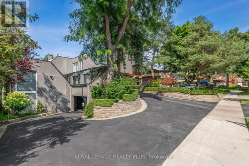 25 Janus Court, Toronto, ON - Outdoor