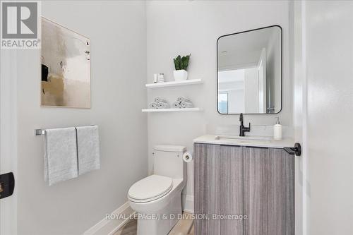 904 - 123 Portland Street, Toronto, ON - Indoor Photo Showing Bathroom