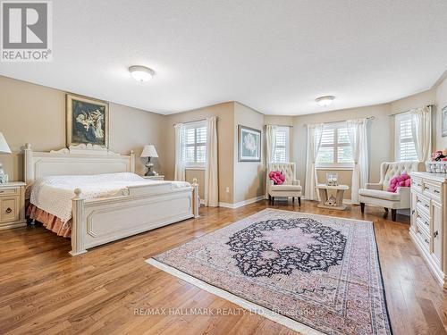 37 Red Cardinal Trail, Richmond Hill, ON - Indoor Photo Showing Bedroom