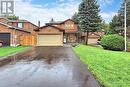 4 Teasdale Court, Aurora, ON  - Outdoor With Facade 