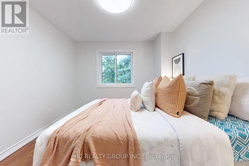 4 Teasdale Court, Aurora, ON - Indoor Photo Showing Bedroom