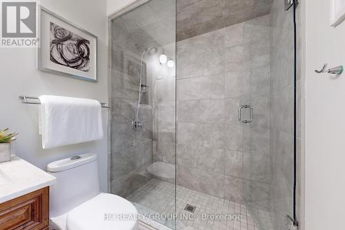 4 Teasdale Court, Aurora, ON - Indoor Photo Showing Bathroom