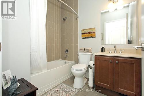 Ph642 - 281 Woodbridge Avenue, Vaughan, ON - Indoor Photo Showing Bathroom