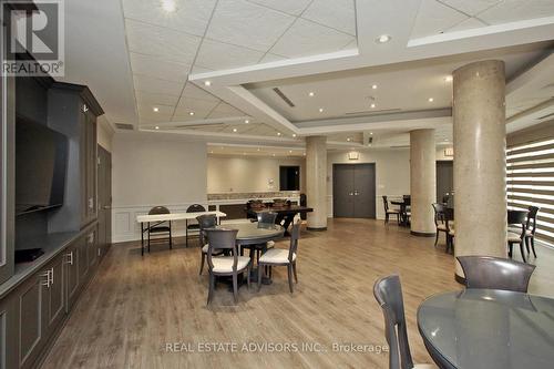 Ph642 - 281 Woodbridge Avenue, Vaughan, ON - Indoor Photo Showing Dining Room