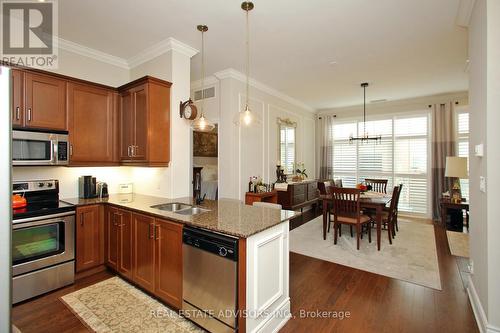 Ph642 - 281 Woodbridge Avenue, Vaughan, ON - Indoor Photo Showing Kitchen With Double Sink