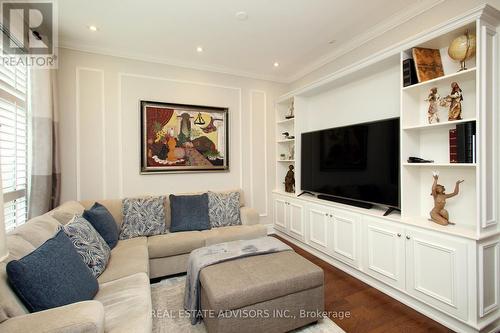 Ph642 - 281 Woodbridge Avenue, Vaughan, ON - Indoor Photo Showing Living Room