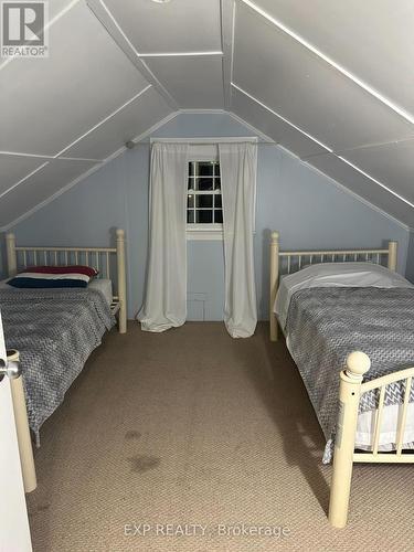 376 Elmwood Avenue, Fort Erie, ON - Indoor Photo Showing Bedroom