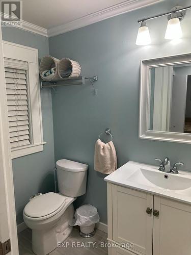 376 Elmwood Avenue, Fort Erie, ON - Indoor Photo Showing Bathroom