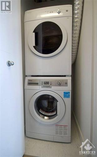 179 Metcalfe Street Unit#2303, Ottawa, ON - Indoor Photo Showing Laundry Room