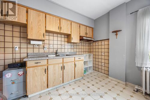 114 Rosemount Avenue, Toronto, ON - Indoor Photo Showing Kitchen