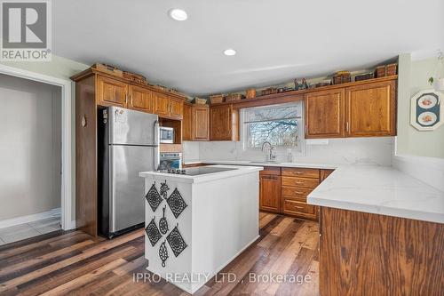 7000 Windsor Crescent, Niagara Falls, ON - Indoor Photo Showing Kitchen