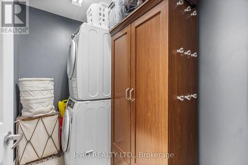 7000 Windsor Crescent, Niagara Falls, ON - Indoor Photo Showing Laundry Room