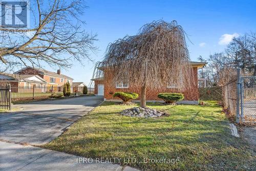 7000 Windsor Crescent, Niagara Falls, ON - Outdoor