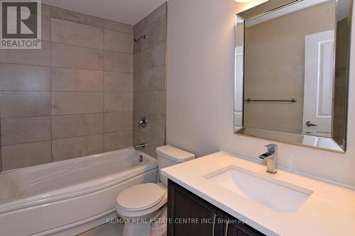 437 Tansbury Street, London, ON - Indoor Photo Showing Bathroom