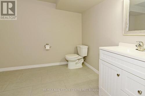 437 Tansbury Street, London, ON - Indoor Photo Showing Bathroom