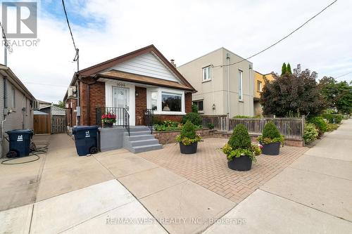 1098 Pape Avenue, Toronto, ON - Outdoor