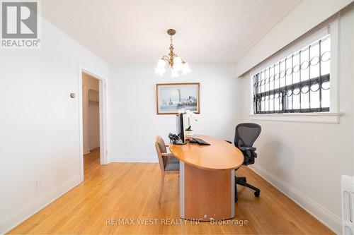 1098 Pape Avenue, Toronto, ON - Indoor Photo Showing Office