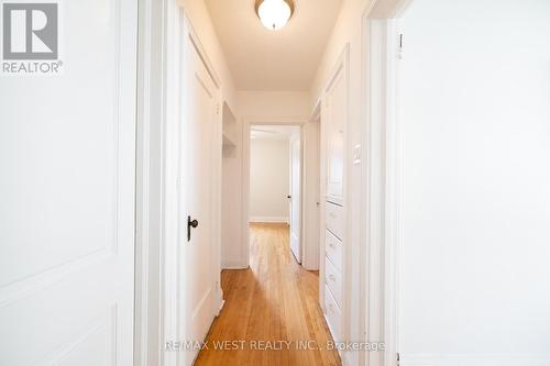 1098 Pape Avenue, Toronto, ON - Indoor Photo Showing Other Room