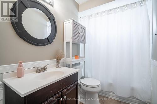 71 Fielding Crescent, Hamilton, ON - Indoor Photo Showing Bathroom