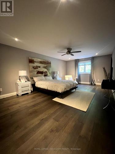 69 34Th Street N, Wasaga Beach, ON - Indoor Photo Showing Bedroom