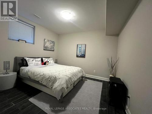 69 34Th Street N, Wasaga Beach, ON - Indoor Photo Showing Bedroom