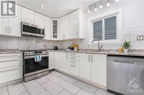 59 Wessex Road, Ottawa, ON - Indoor Photo Showing Kitchen With Upgraded Kitchen