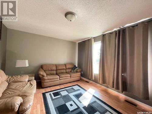 620 Hudson Street, Hudson Bay, SK - Indoor Photo Showing Living Room