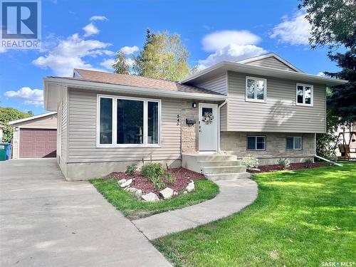 546 Highlands Terrace, Saskatoon, SK - Outdoor With Facade