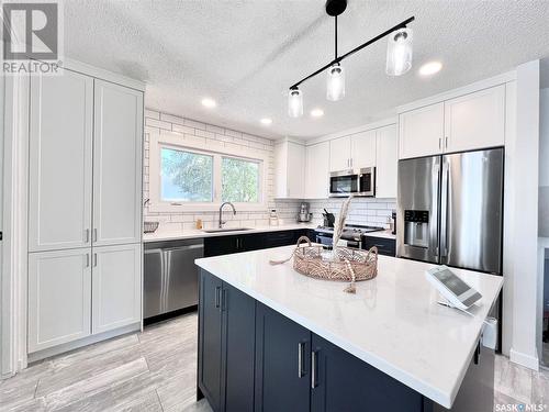 546 Highlands Terrace, Saskatoon, SK - Indoor Photo Showing Kitchen With Upgraded Kitchen