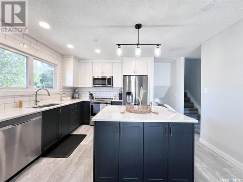 546 Highlands Terrace, Saskatoon, SK - Indoor Photo Showing Kitchen With Upgraded Kitchen