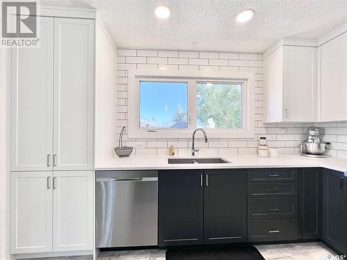 546 Highlands Terrace, Saskatoon, SK - Indoor Photo Showing Kitchen With Double Sink