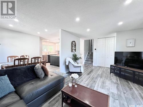 546 Highlands Terrace, Saskatoon, SK - Indoor Photo Showing Living Room