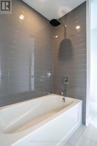 3495 Isleworth Road, London, ON - Indoor Photo Showing Bathroom