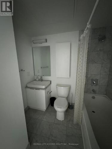 5004 - 14 York Street, Toronto, ON - Indoor Photo Showing Bathroom