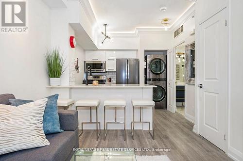 631 - 38 Stadium Road, Toronto, ON - Indoor Photo Showing Kitchen