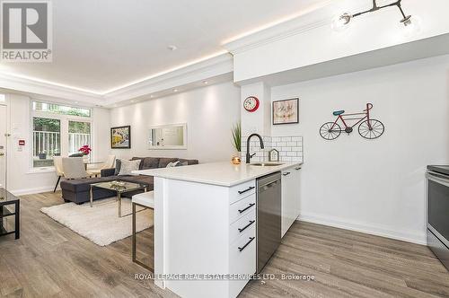 631 - 38 Stadium Road, Toronto, ON - Indoor Photo Showing Kitchen