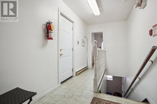 4 Cora Street E, Huntsville, ON - Indoor Photo Showing Other Room