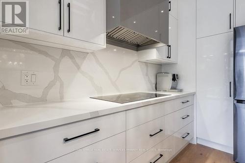 105 Tenth Street, Toronto, ON - Indoor Photo Showing Kitchen