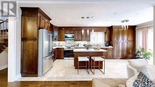 28 Preston Hill Crescent, Vaughan, ON - Indoor Photo Showing Kitchen With Stainless Steel Kitchen With Upgraded Kitchen