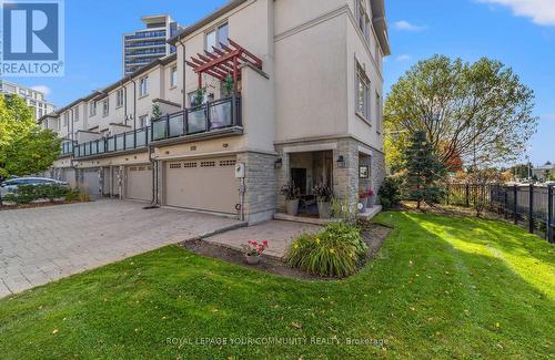 100 North Park Road, Vaughan, ON - Outdoor